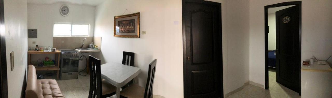 Hostal Playa Imperial Manta Luaran gambar